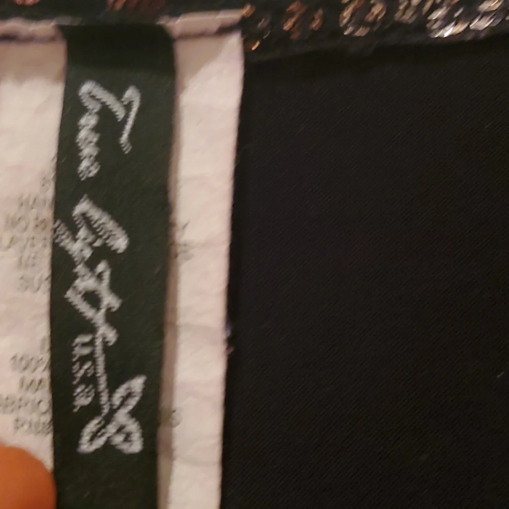 Top - Picture 2 of 3